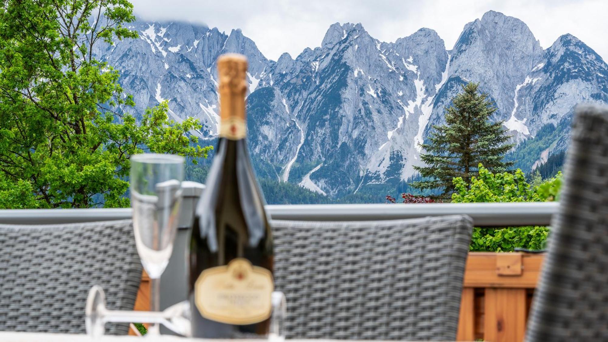 Haus Friedrich Hotell Gosau Exteriör bild