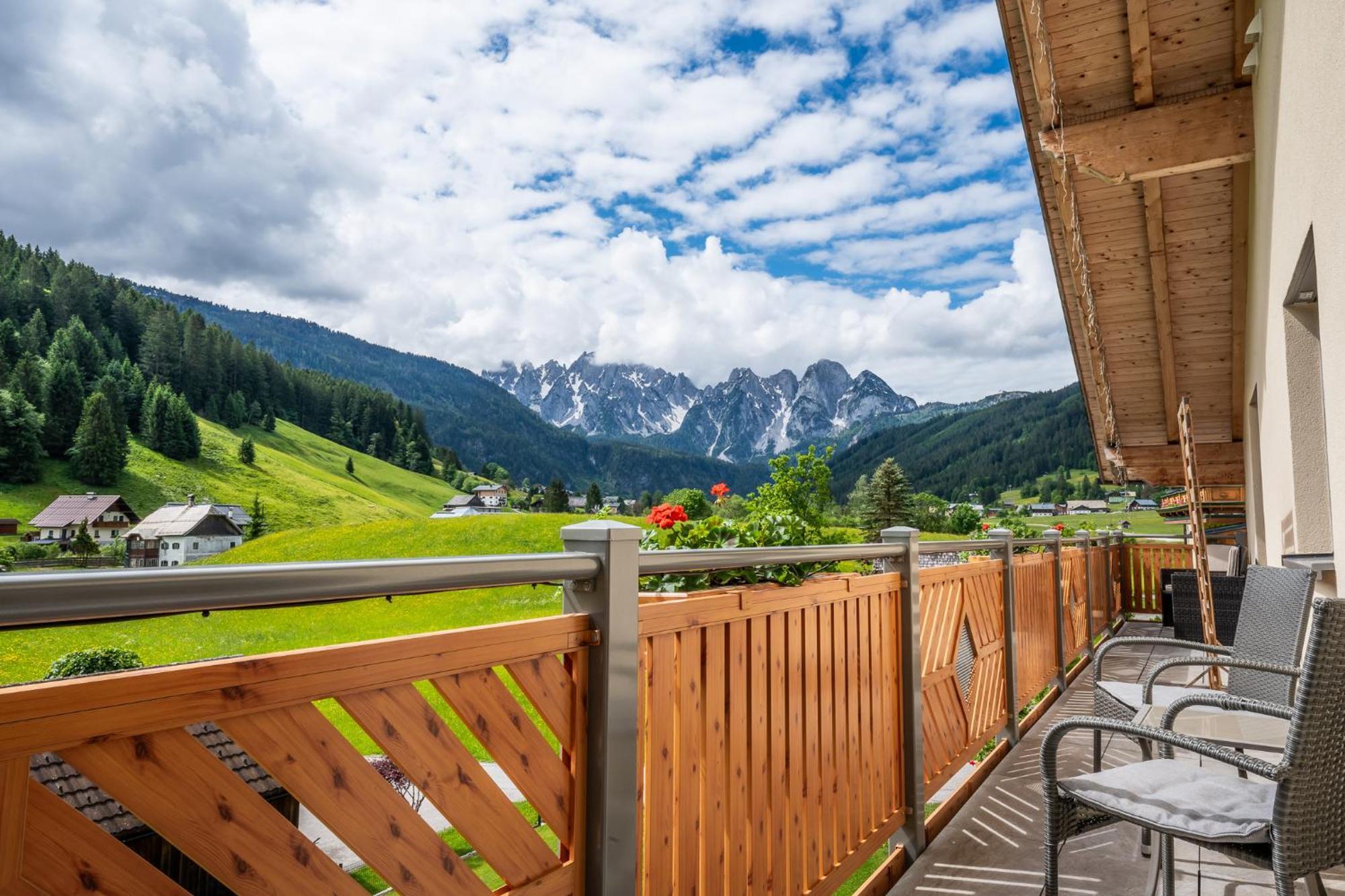 Haus Friedrich Hotell Gosau Exteriör bild